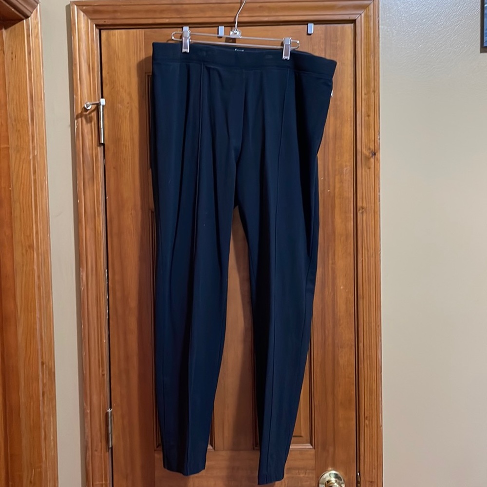 Chico’s zenergy size 2 black pants